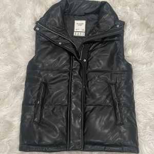 Abercrombie & Fitch Black Puffer Vest